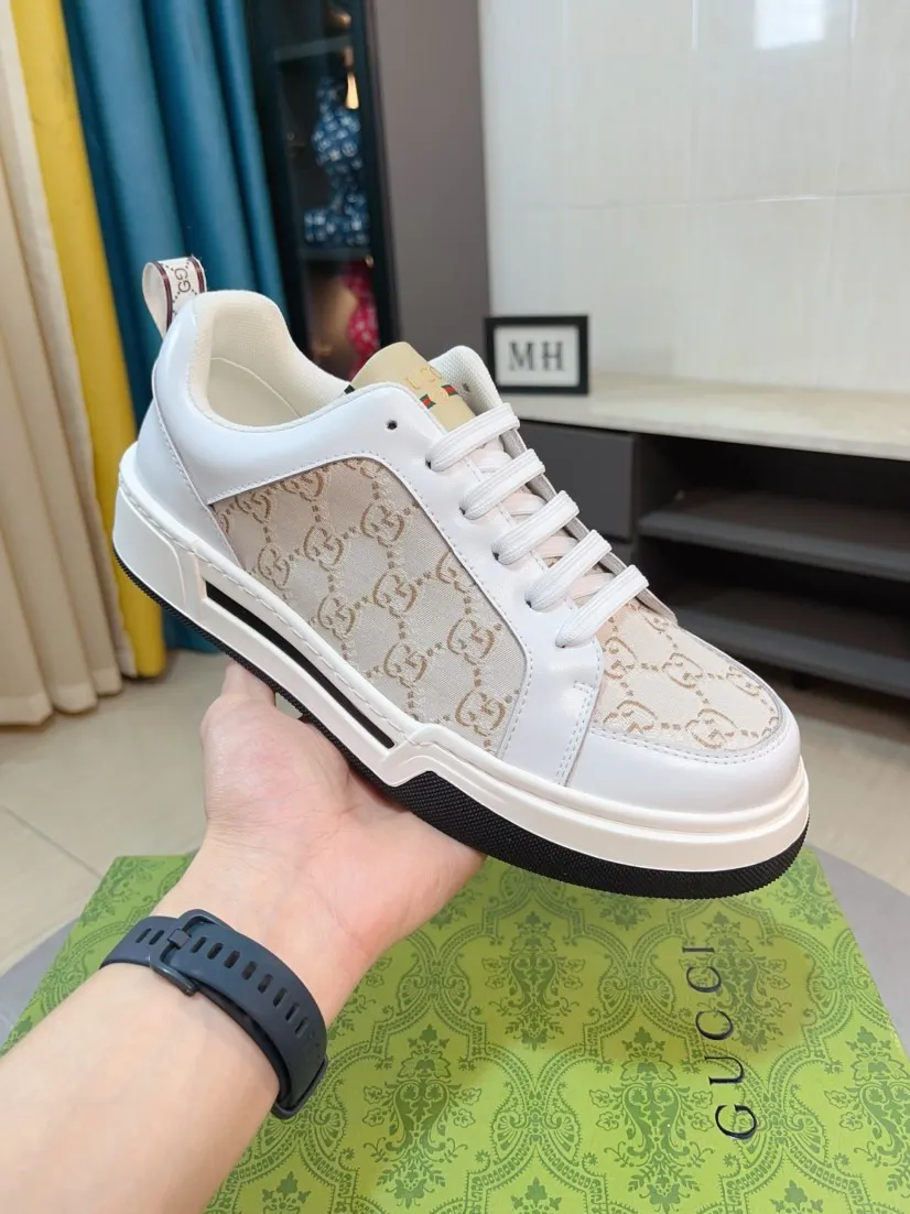 Men's shoes 💰420🌹🌹[GUCCI] Gucci's new lace-up casual men's shoes are on the market first, and the materials and workmanship are superior to all versions on the market. The highest quality shipped first-layer cowhide with imported original perforated materials➕genuine leather lining, privately molded soft outsole, high foot comfort, imported special materials highlight the brand's unique charm, high-end customization 38-44
